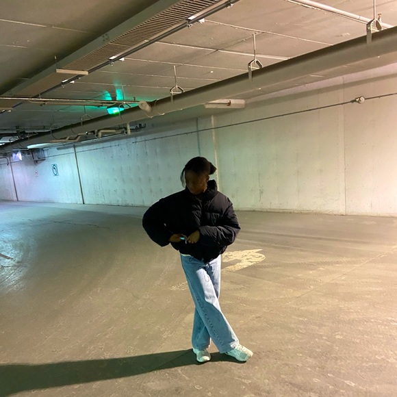 Meet your Posher, Amanda - Picture 1 of 1